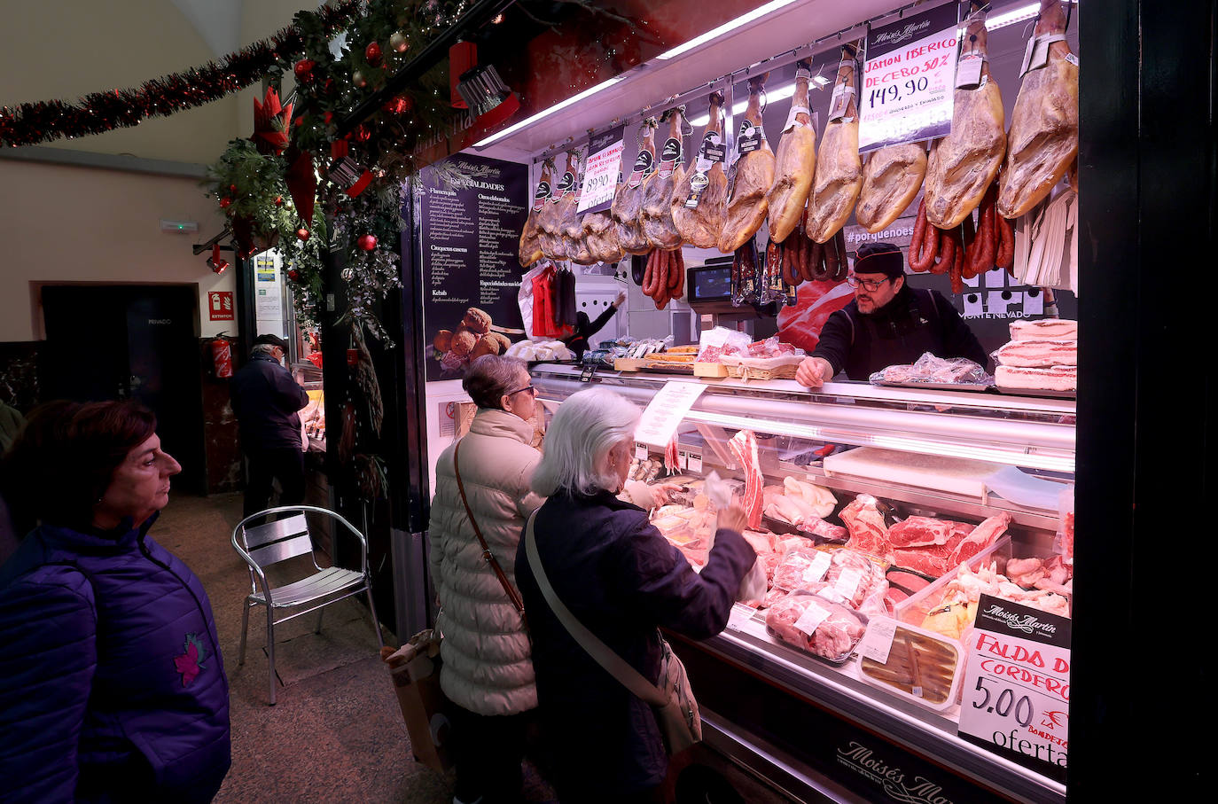 Las compras para las comidas de Navidad en Córdoba, en imágenes