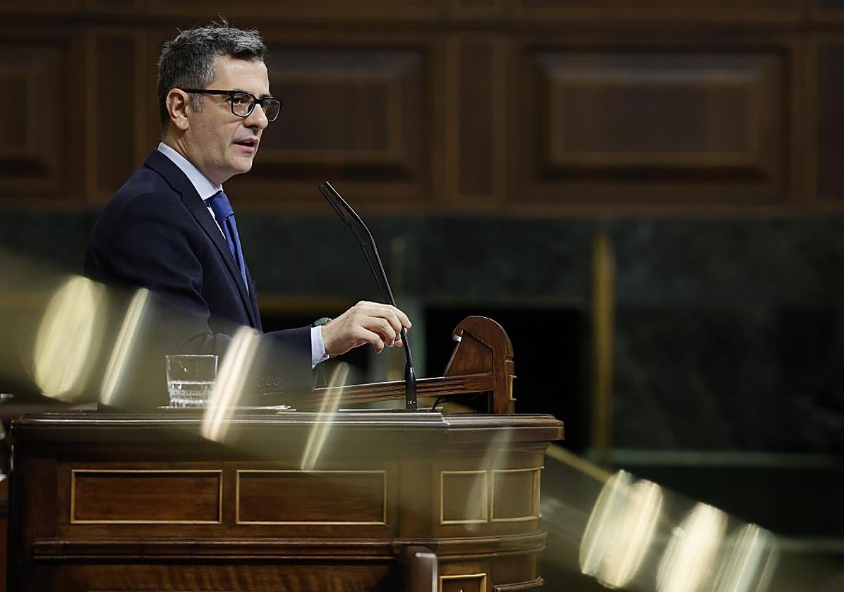 El Gobierno salva su ley de eficiencia judicial a cambio de ceder con Podemos en desahucios y ayudas al transporte