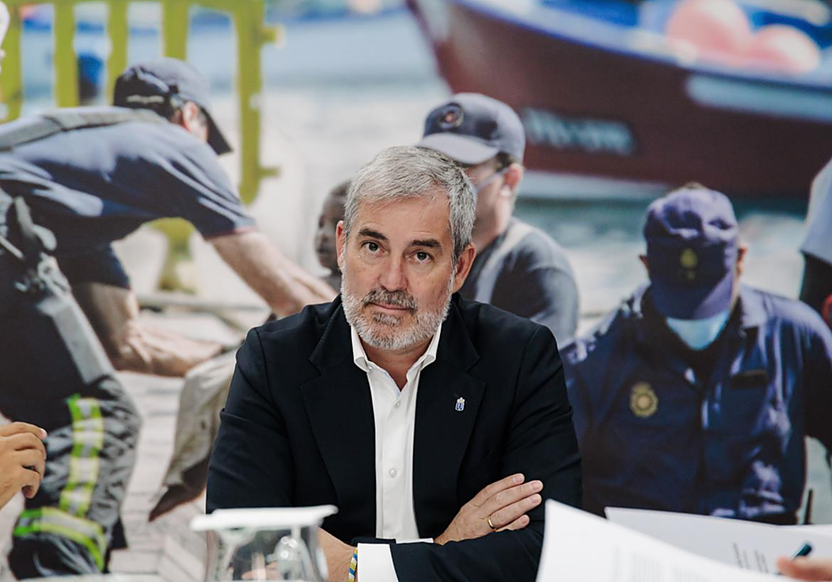 Fernando Clavijo en una reunión con varias ONGs sobre la emergencia migratoria en Canarias