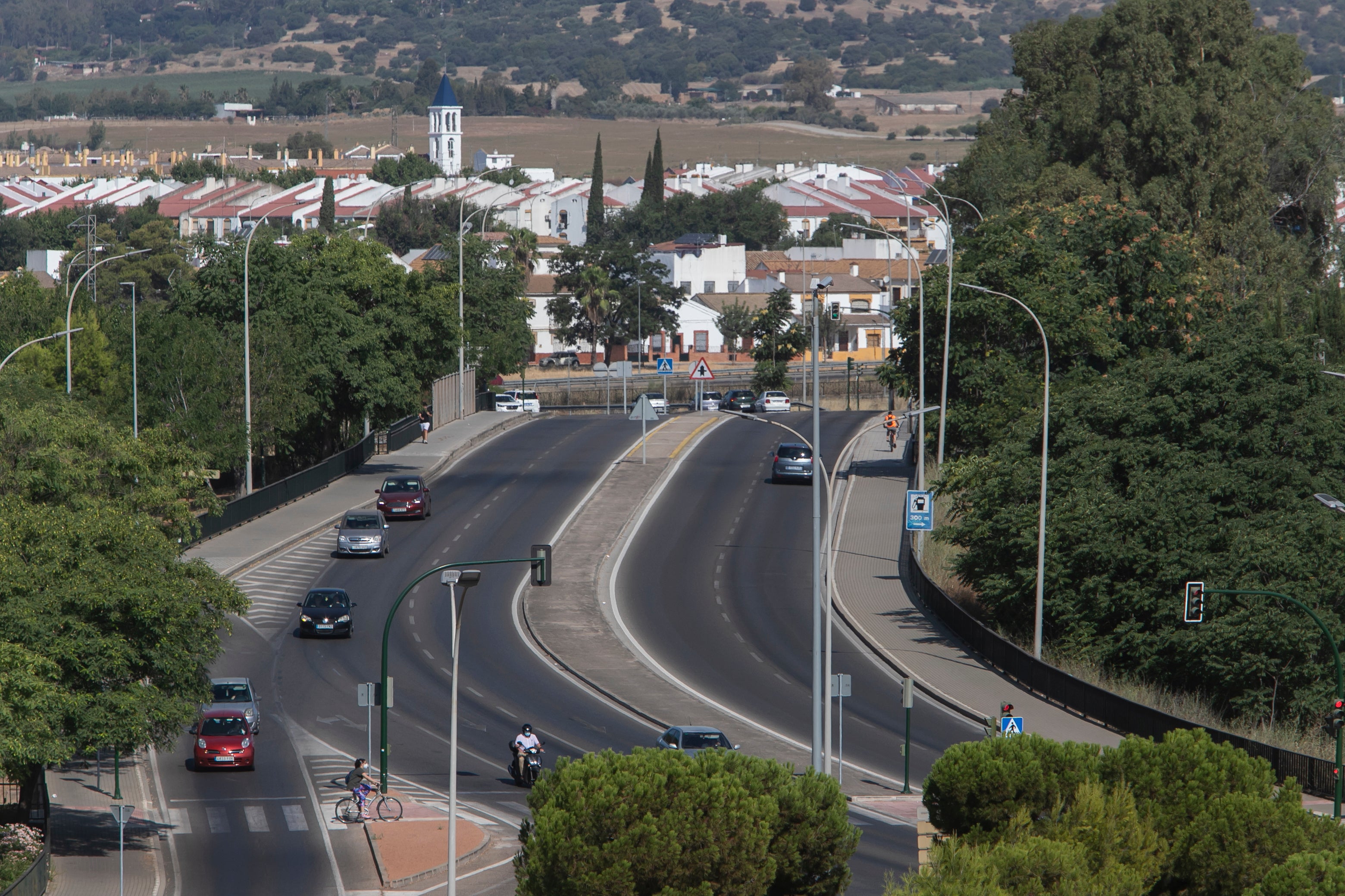 Los toldos eternos del viaducto de Electromecánicas, más cerca: la Junta trabaja en el arreglo previo