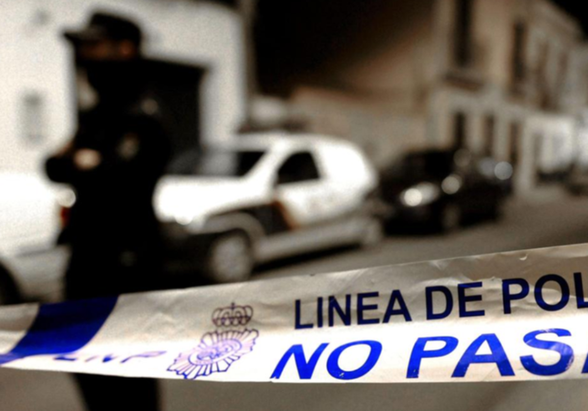 Línea policial en Sevilla en foto de archivo