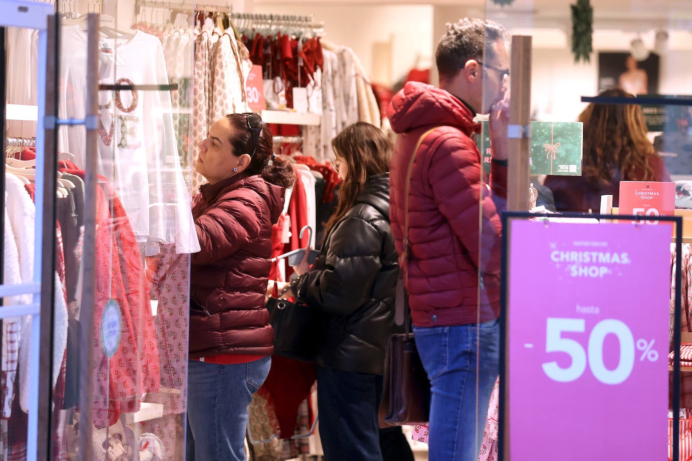 Las populares compras de regalos navideños en el Centro, en imágenes