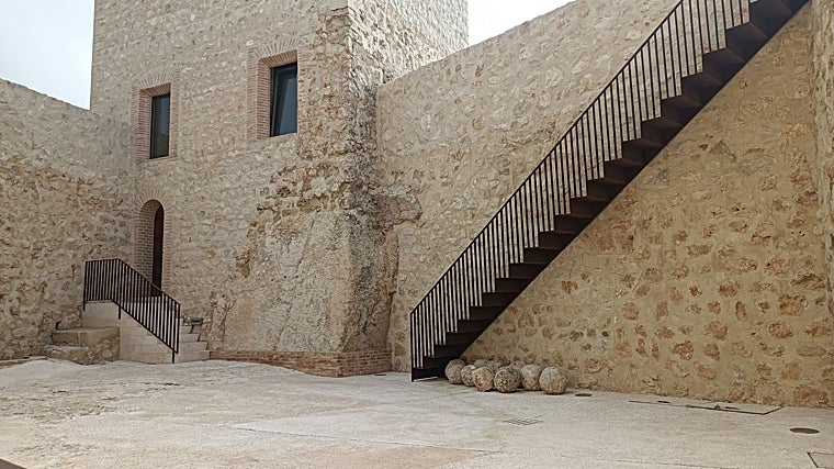 Patio de armas del Castillo de Luque