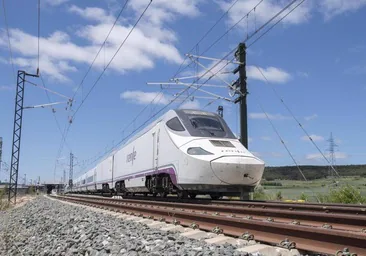 Los pasajeros de un tren de Renfe escapan rompiendo la ventanilla y saltando a las vías tras llenarse el vagón de humo y quedarse a oscuras