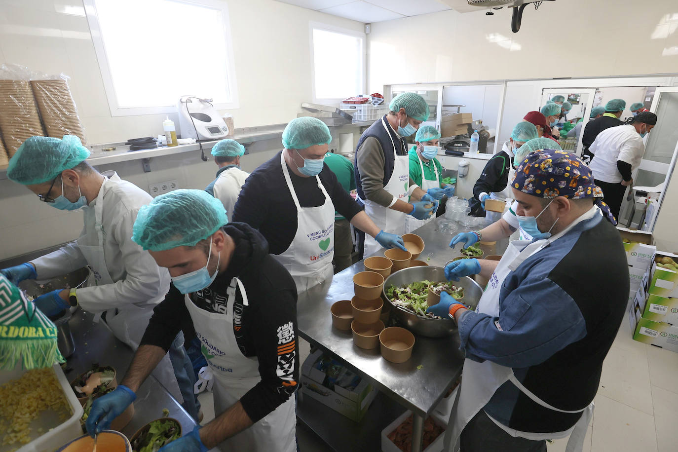 El menú más solidario de Córdoba para esta Nochebuena, en imágenes