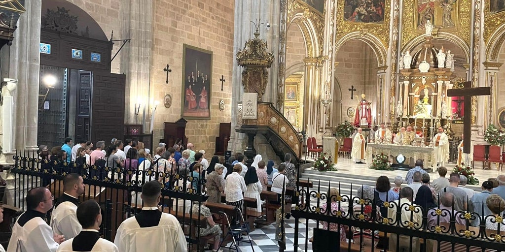 Horario De La Misa Del Gallo En La Catedral De Almería En Nochebuena