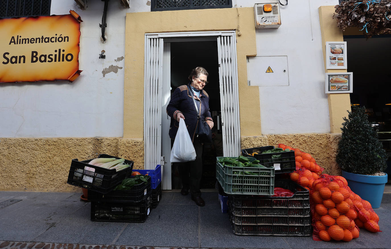 Los barrios de San Basilio y la Catedral, los que más población pierden de Córdoba, en imágenes