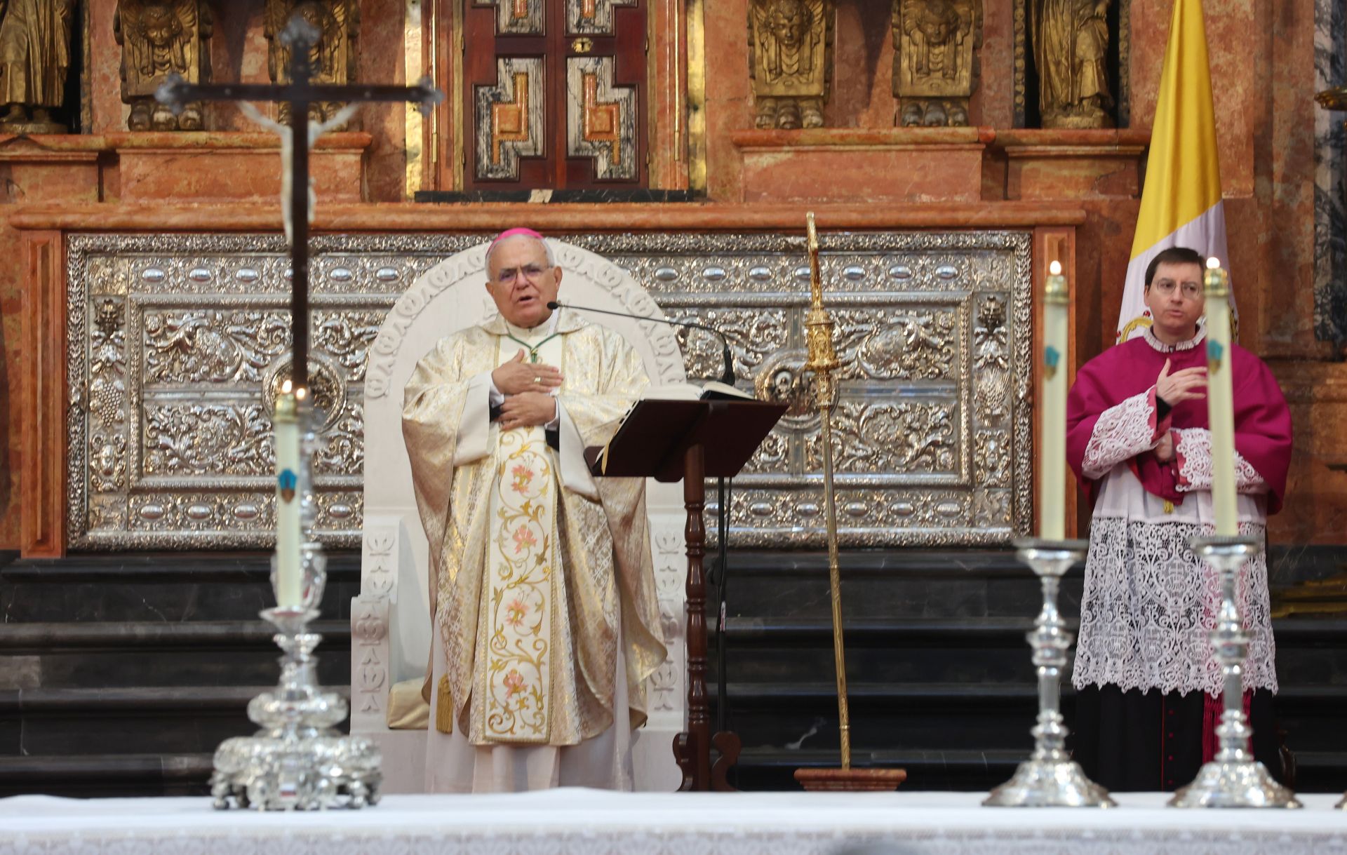 La solemne misa de Navidad en la Catedral de Córdoba, en imagenes