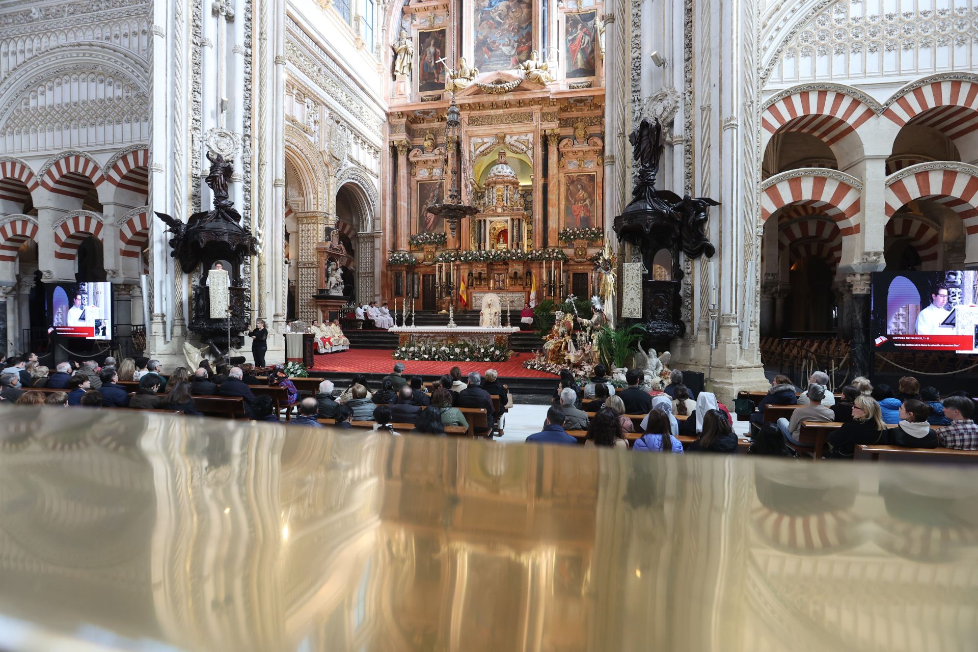 La solemne misa de Navidad en la Catedral de Córdoba, en imagenes