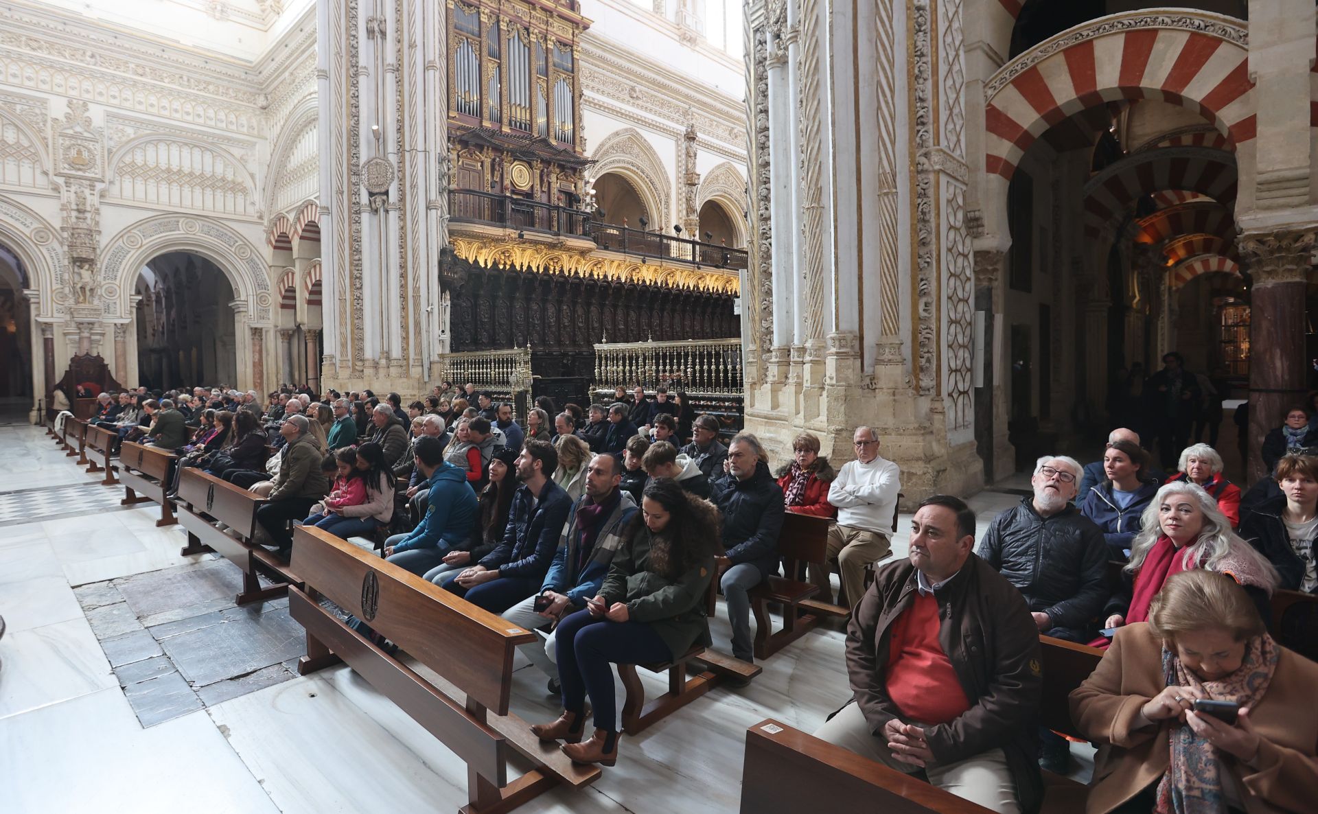 La solemne misa de Navidad en la Catedral de Córdoba, en imagenes