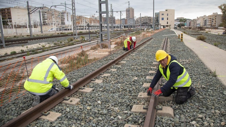 Imagen de los trabajos en el entorno de la estación de Adif en Alicante