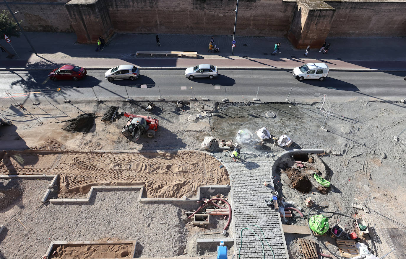 Las obras en la Ronda del Marrubial y en la carretera de Trassierra en Córdoba, en imágenes