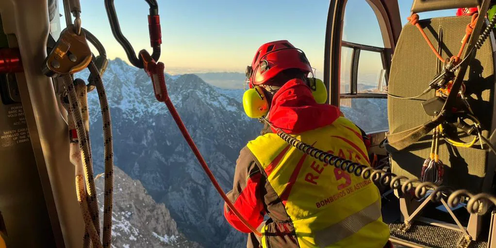 Localizado con vida el joven montañero leonés desaparecido desde hace cuatro días en los Picos de Europa