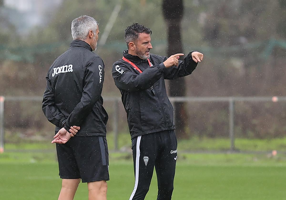 Ania con su segundo en un entrenamiento del Córdoba CF