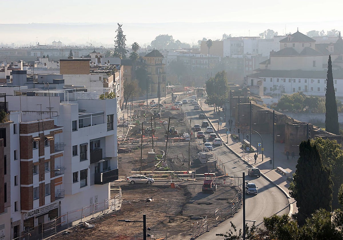 Las obras en la Ronda del Marrubial y en la carretera de Trassierra en Córdoba, en imágenes