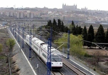 Mientras se debate su paso por Toledo, la línea del AVE sigue con su complicado día a día