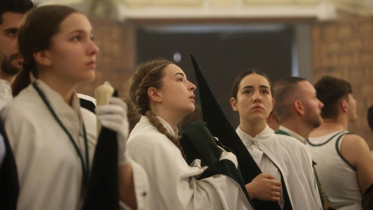 Nazarenas de la Esperanza, tras la suspensión el Domingo de Ramos