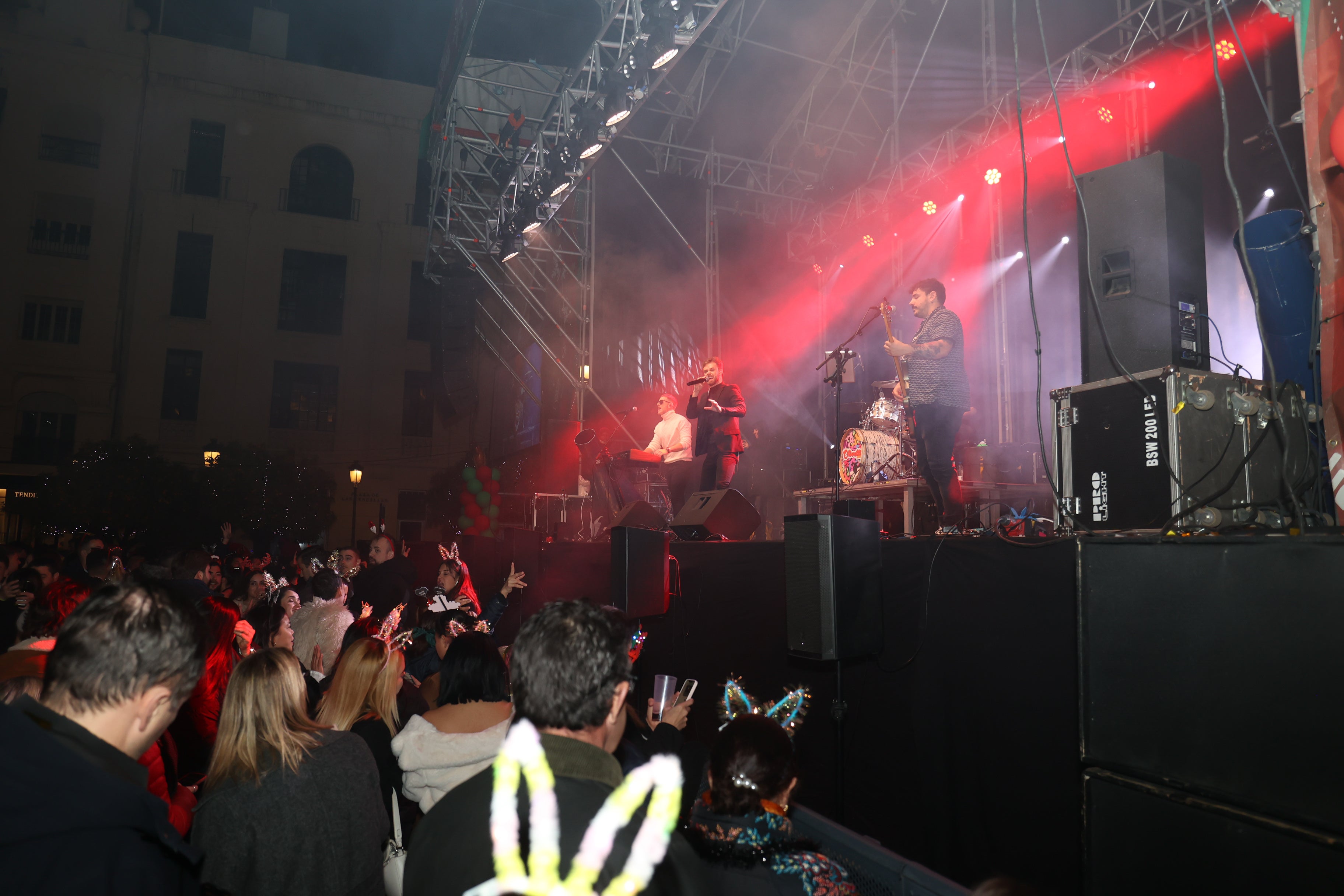 El gran ambiente de Las Tendillas en Nochevieja, en imágenes