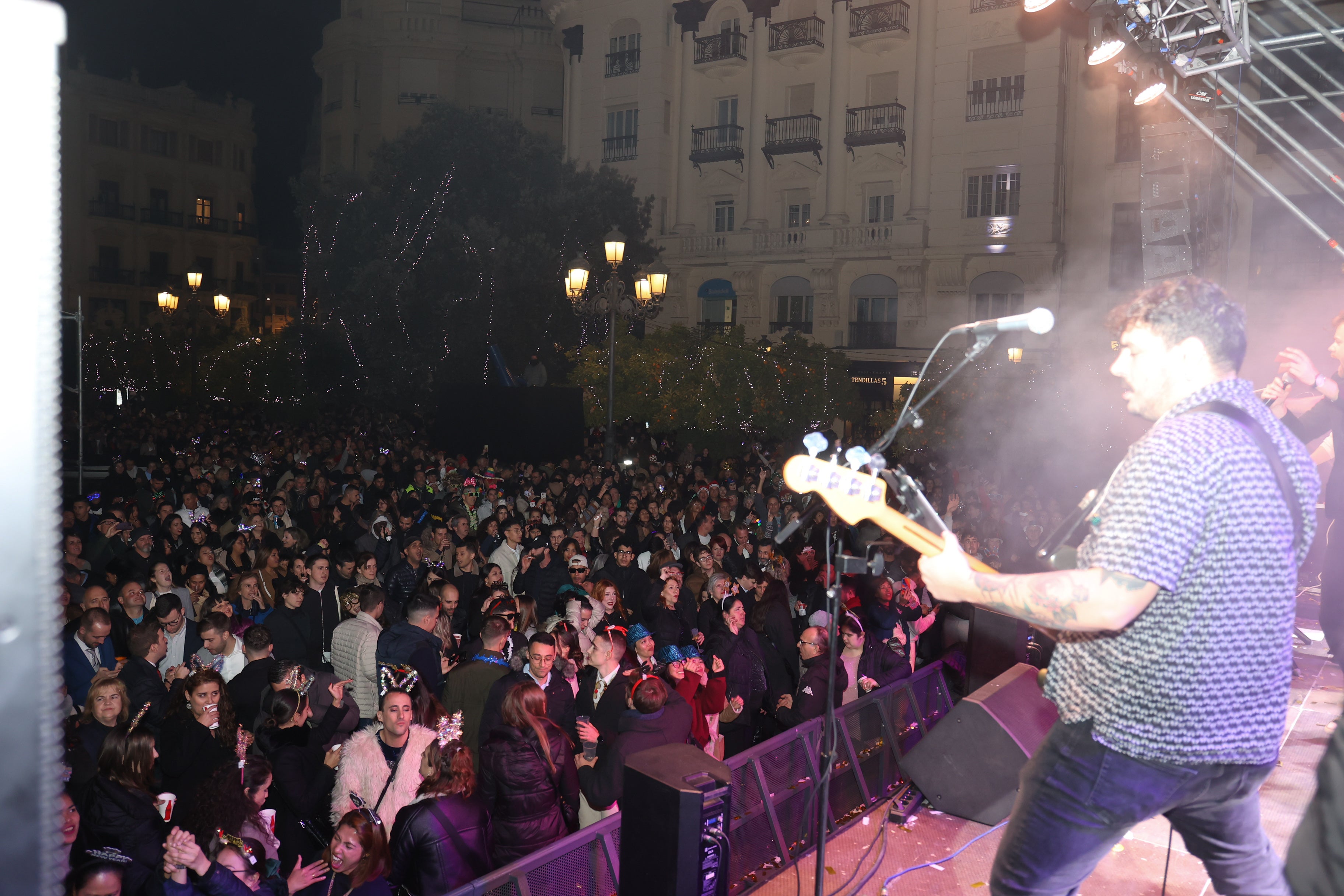 El gran ambiente de Las Tendillas en Nochevieja, en imágenes