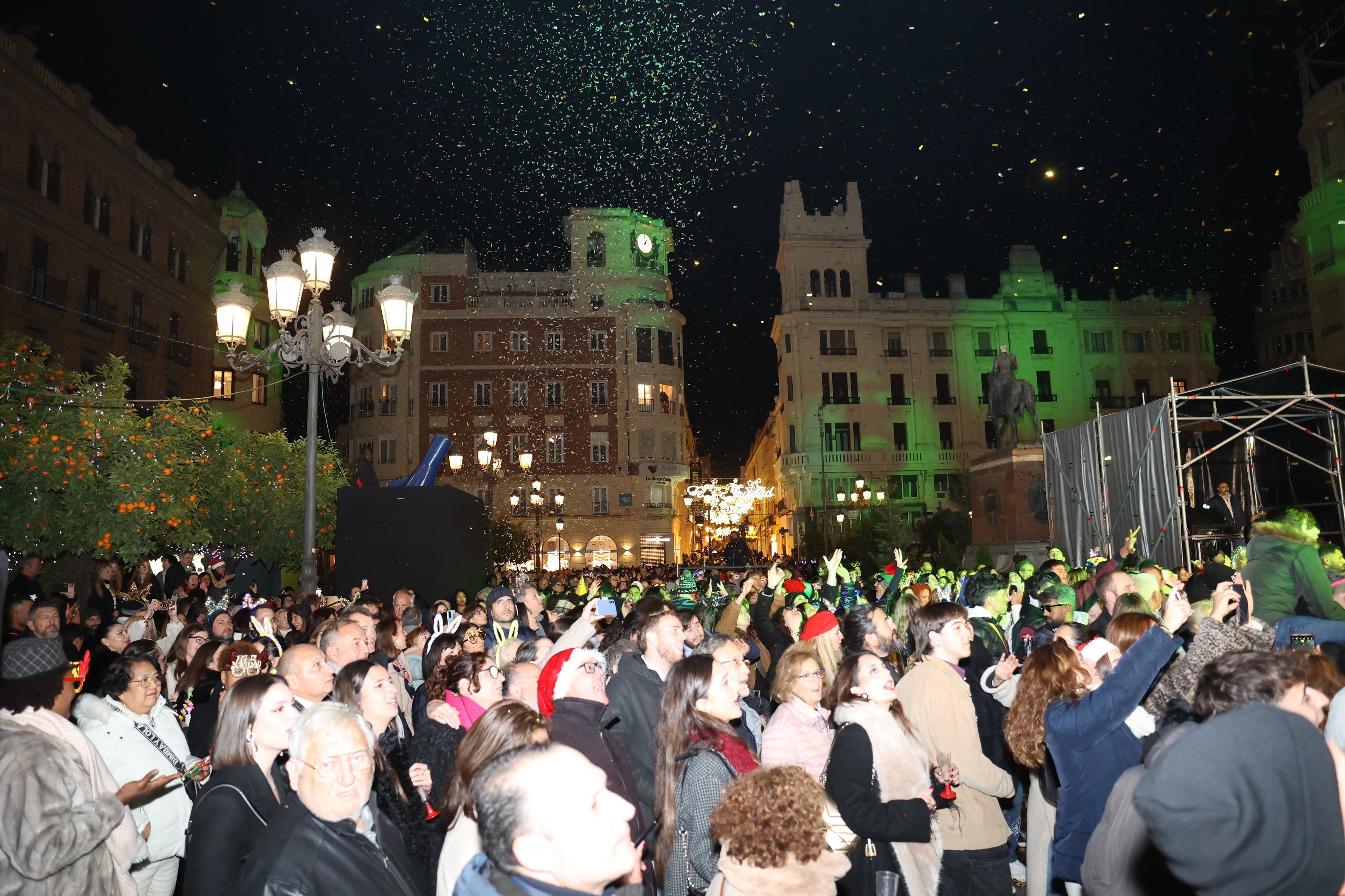El gran ambiente de Las Tendillas en Nochevieja, en imágenes