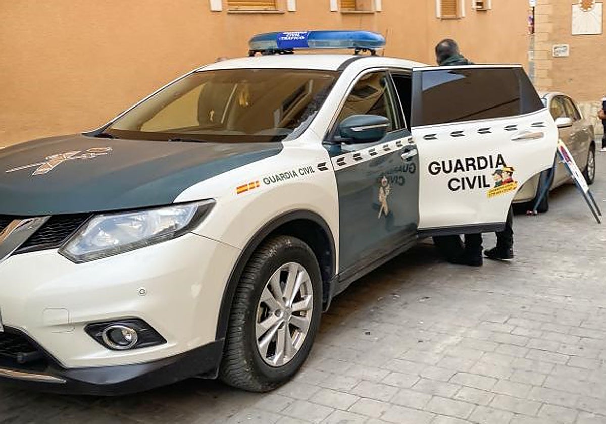 Un vehículo de la Guardia Civil durante una intervención