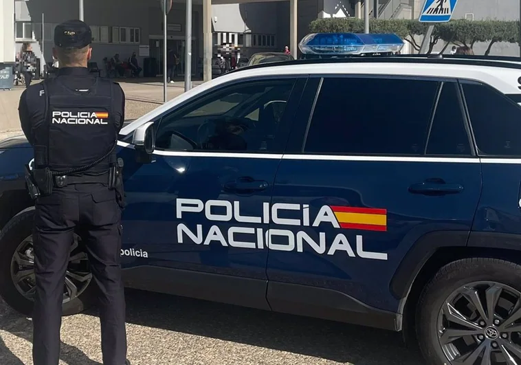 policia-nacional-vehiculo-agente-R88I5PoEs1vZaXV35nWVxaI-758x531@diario_abc.jpg