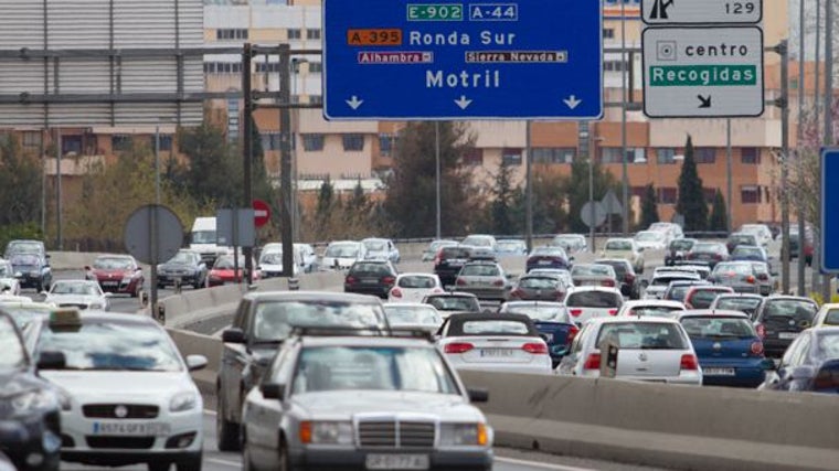 El tráfico por la circunvalación es muy denso a ciertas horas del día