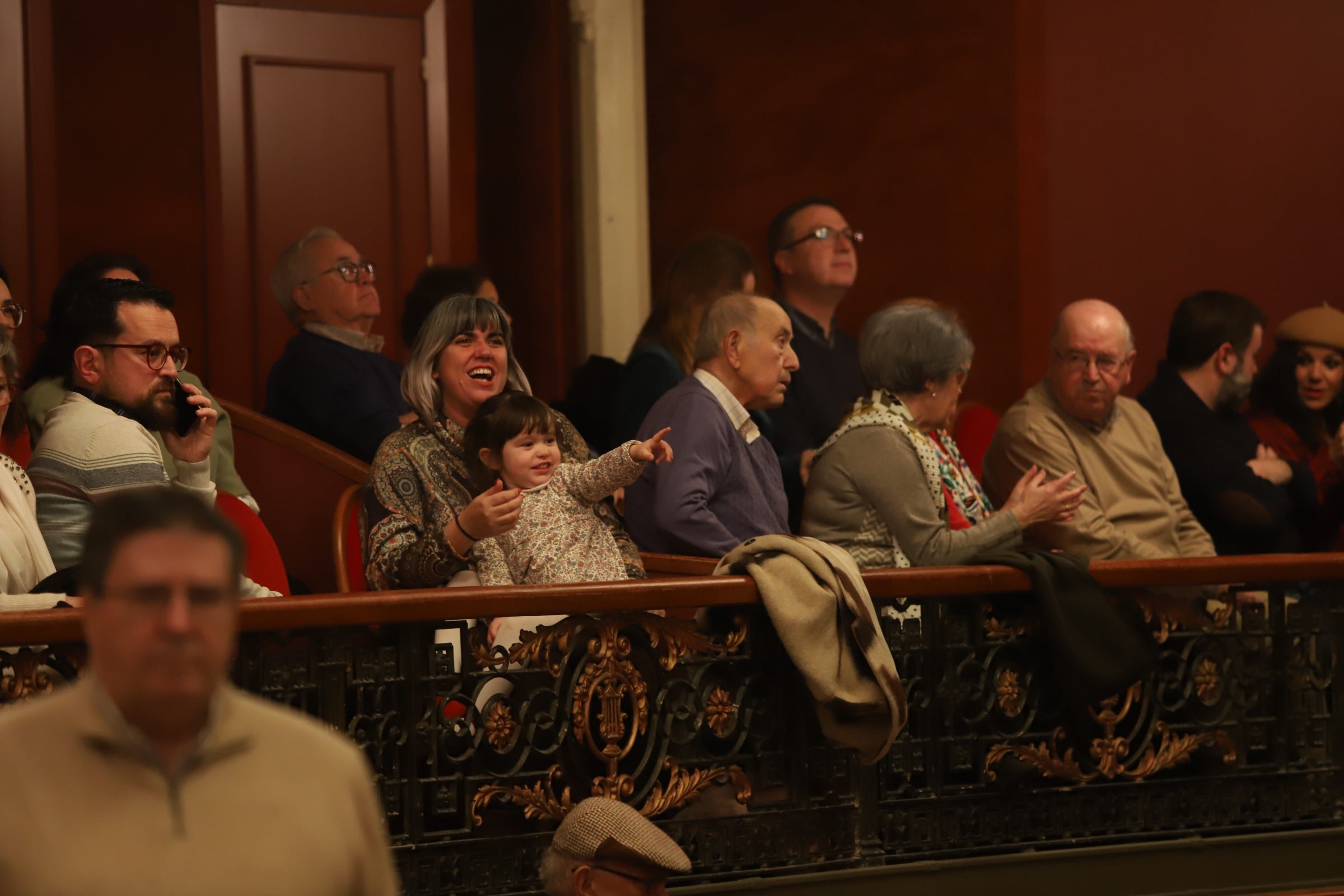 La buena factura musical de Capachos vuelve al Gran Teatro de Córdoba, en imágenes