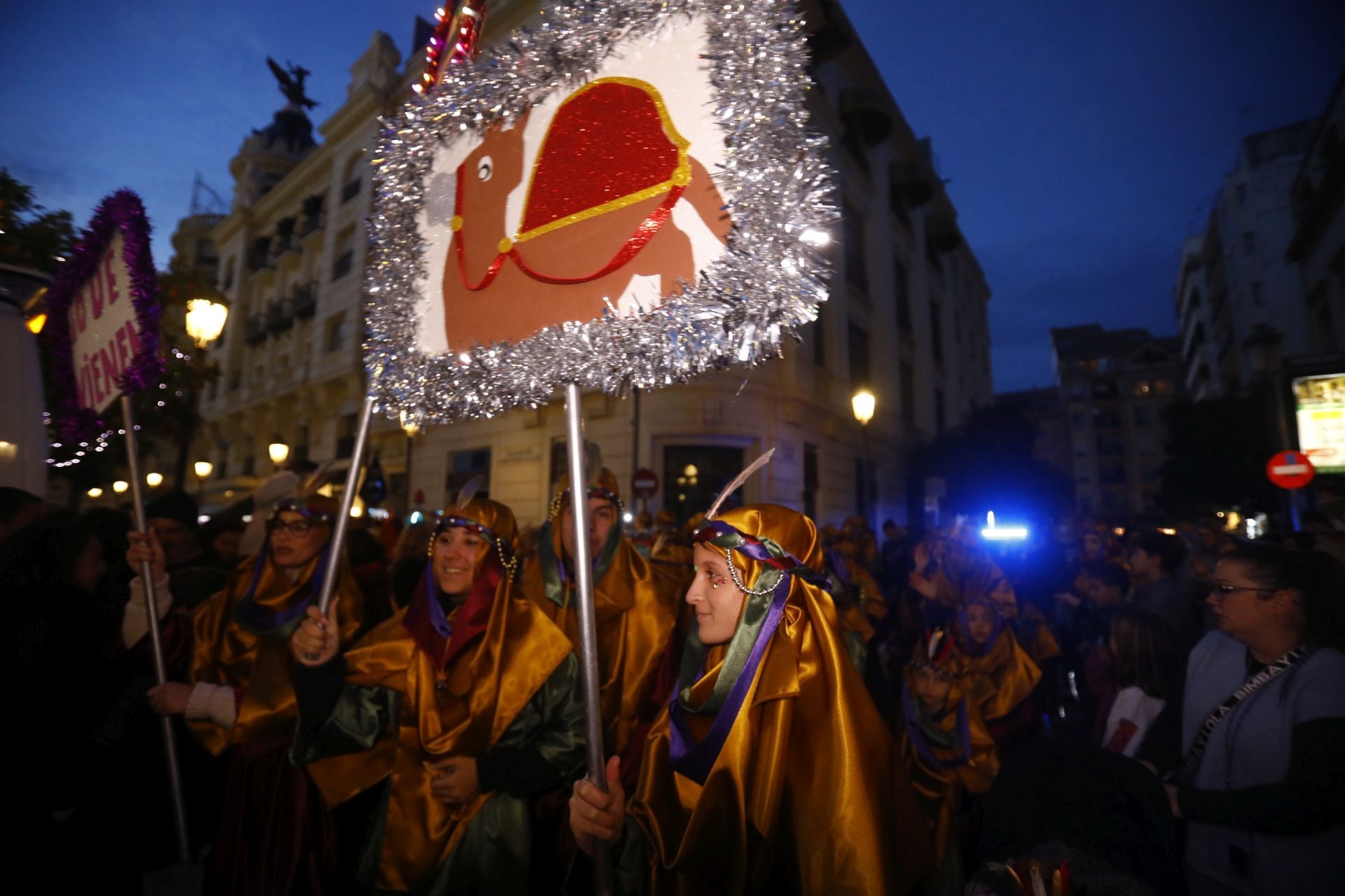 El populoso desfile de la cartera real en Córdoba, en imágenes