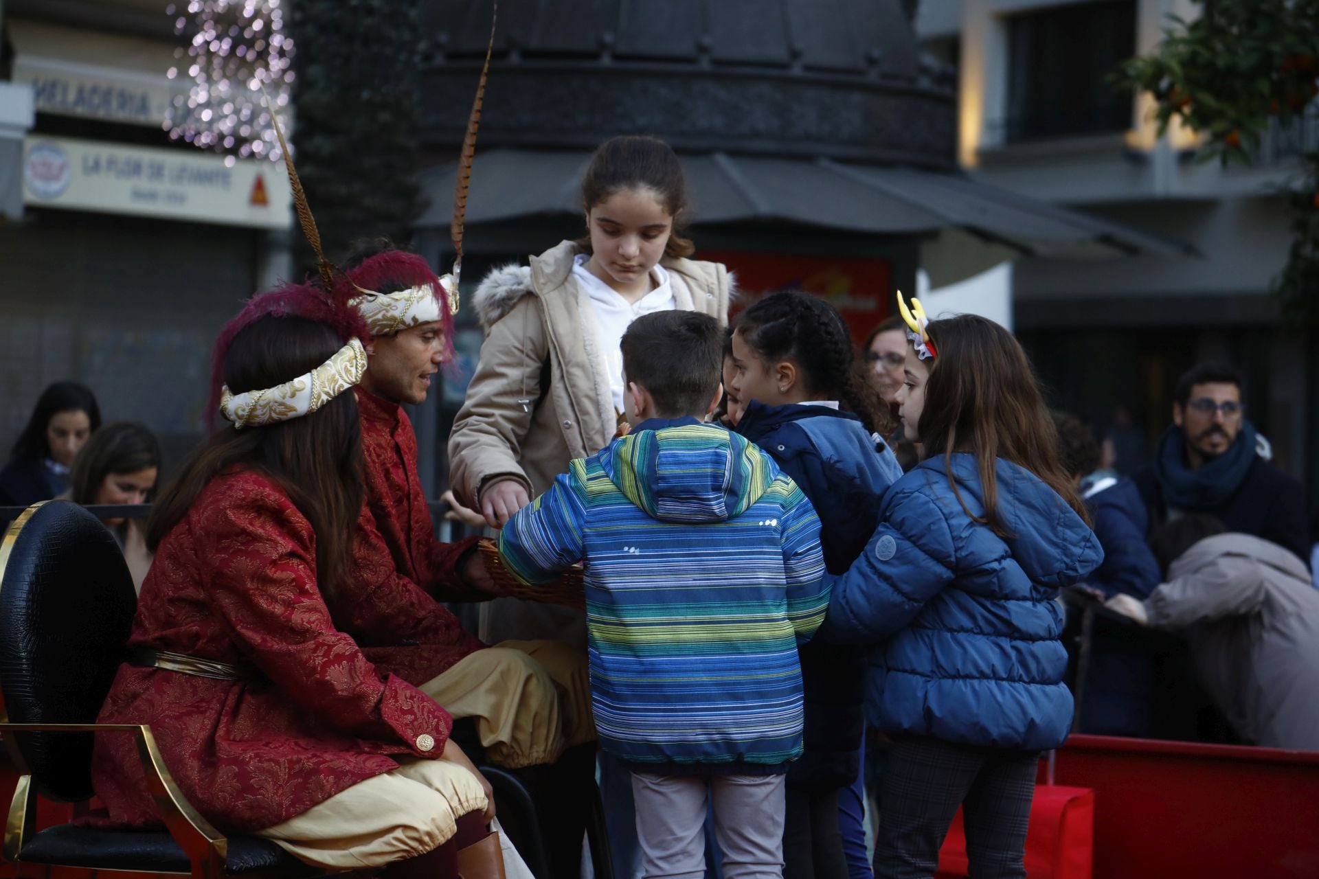 El populoso desfile de la cartera real en Córdoba, en imágenes