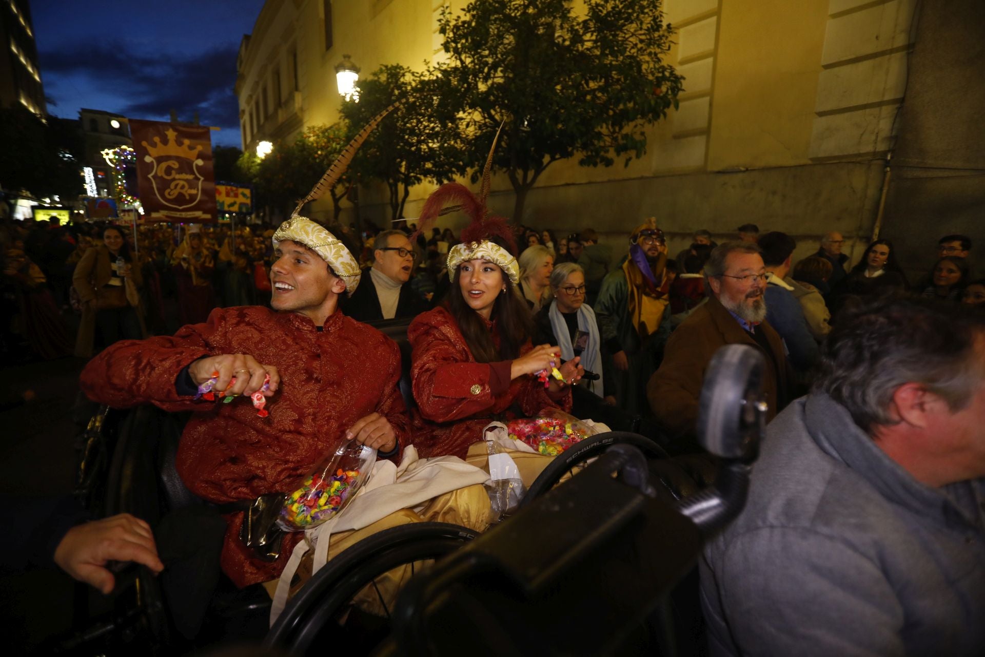 El populoso desfile de la cartera real en Córdoba, en imágenes
