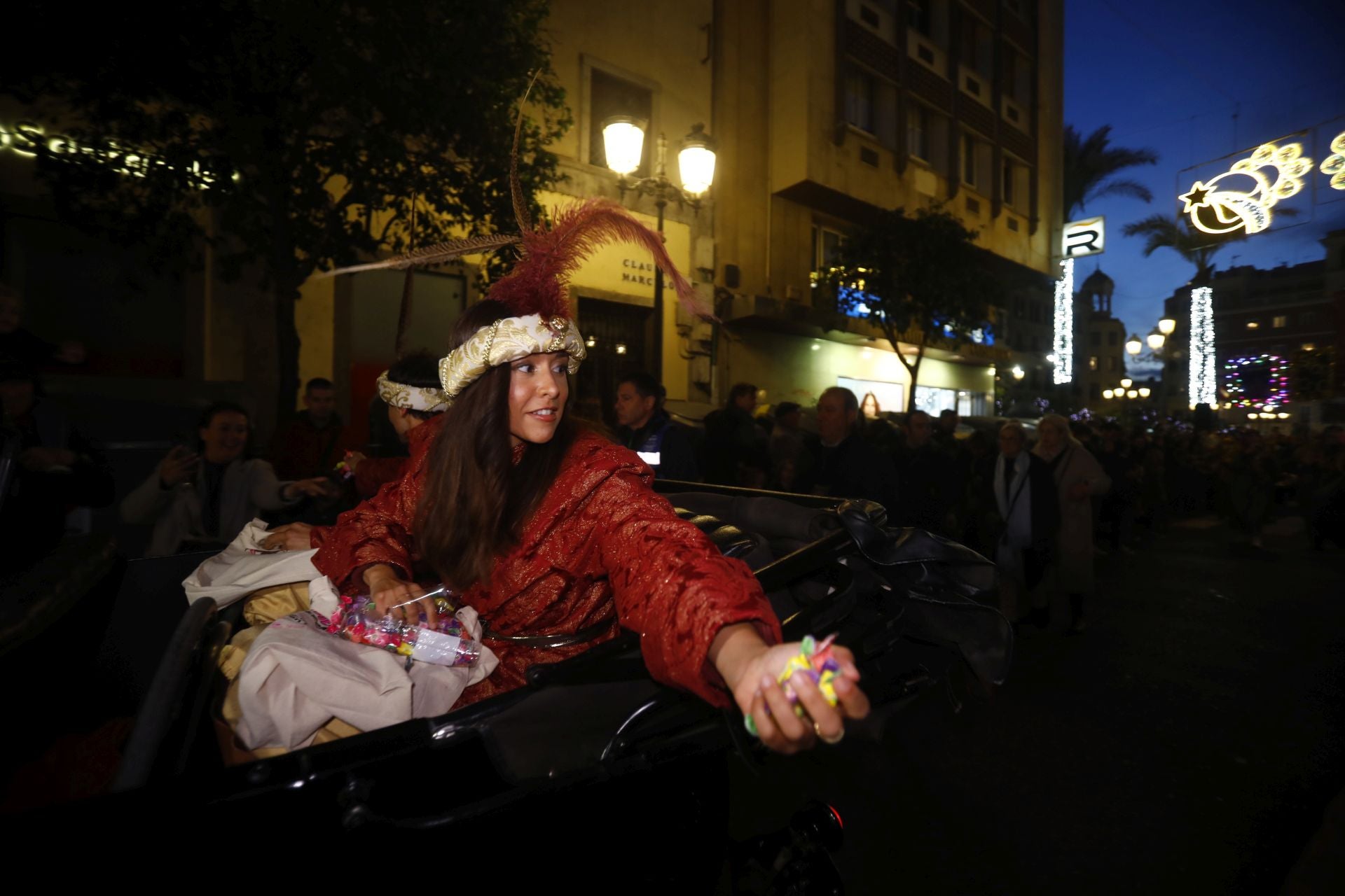 El populoso desfile de la cartera real en Córdoba, en imágenes