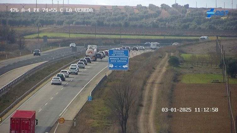 Un accidente a la altura de Dosbarrios mantiene cortado un carril de la A-4 en sentido Andalucía