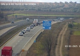 Un accidente a la altura de Dosbarrios mantiene cortado un carril de la A-4 en sentido Andalucía