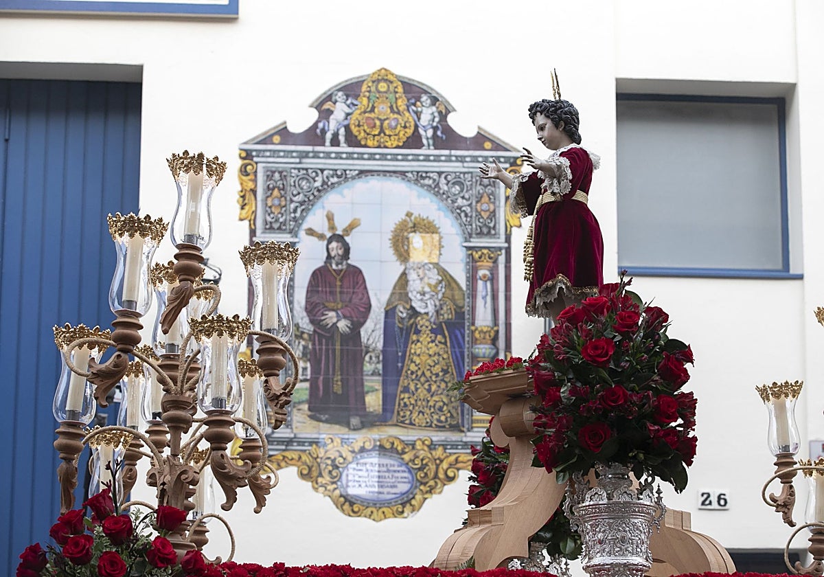 El Dulce Nombre de Jesús, de la hermandad de la Estrella, en su procesión del año pasado en enero