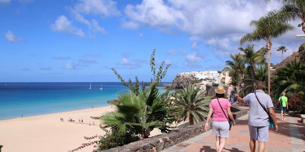 Canarias alcanza los 13,7 millones de turistas hasta noviembre con una facturación que crece un 13%