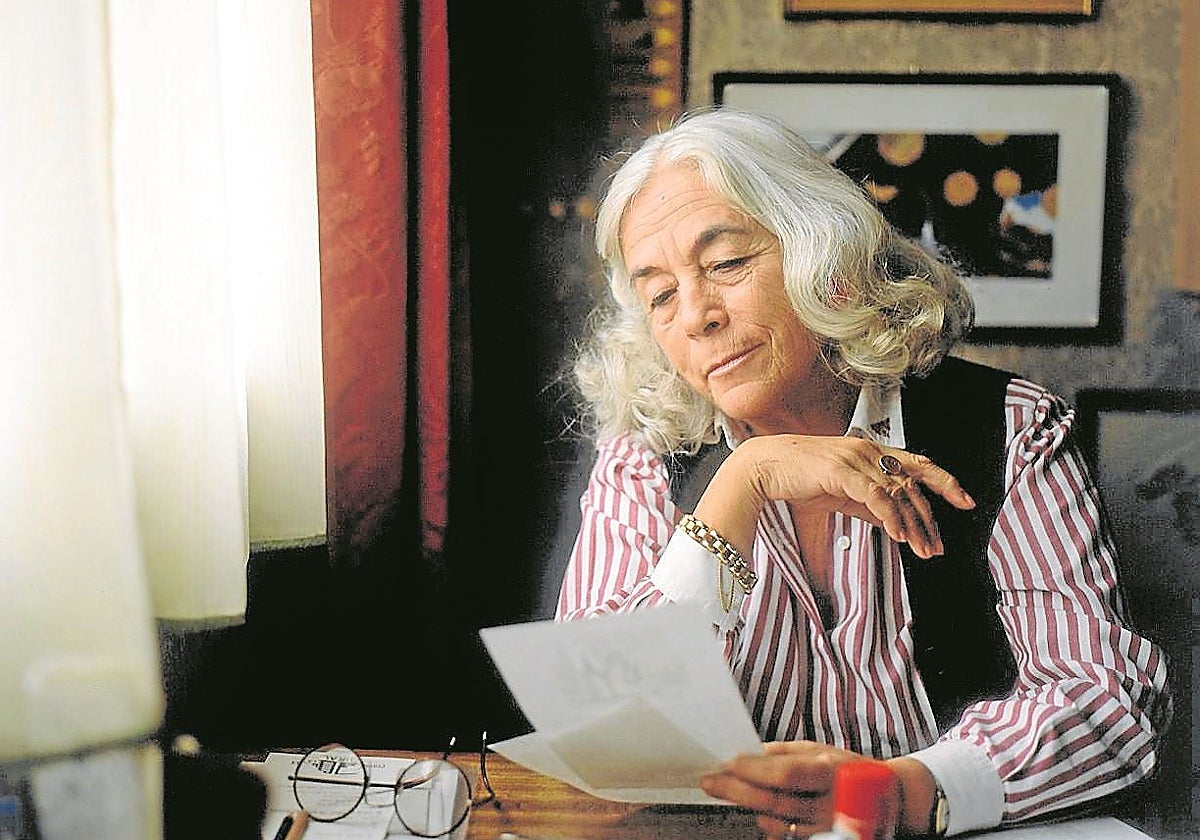 La escritora Carmen Martín Gaite