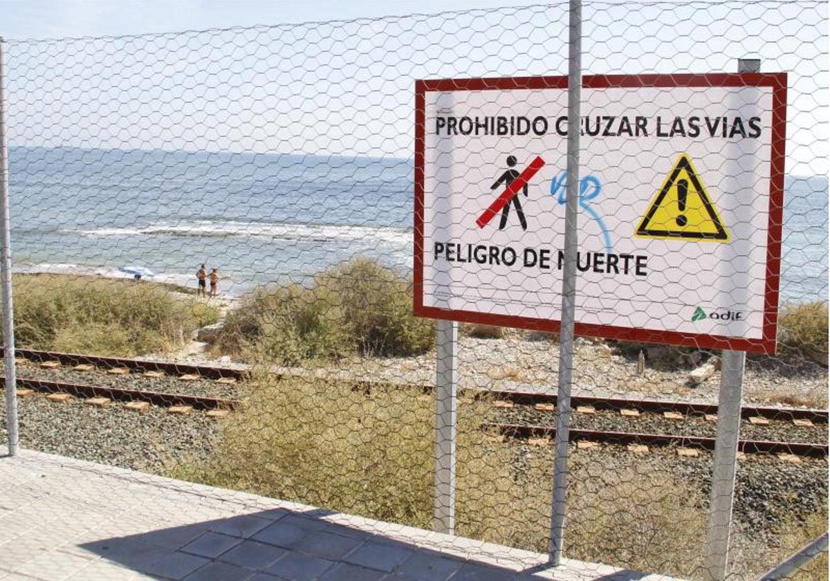 Zona de la vía férrea en el barrio de San Gabriel de Alicante, donde se ha producido el atropello mortal