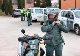 A juicio por reventar un escaparate en Puente Genil frente a un guardia civil que estaba fuera de servicio