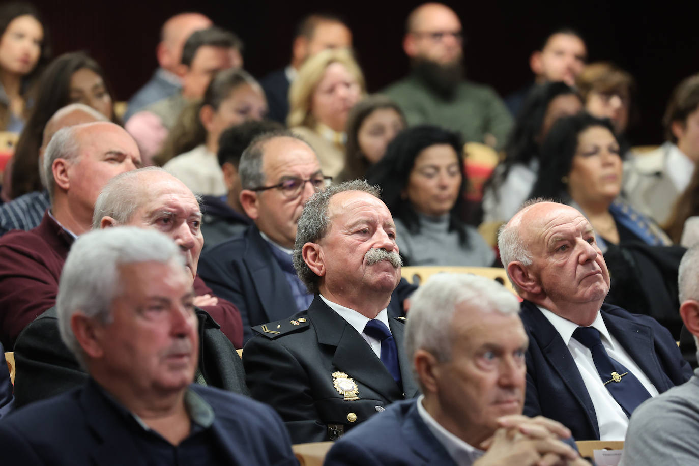 El homenaje de la Policía Nacional de Córdoba a sus agentes jubilados, en imágenes