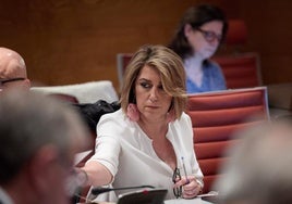 Susana Díaz ve en Montero una buena aspirante a liderar el PSOE andaluz pero cree «arriesgada» aunque «valiente» su candidatura