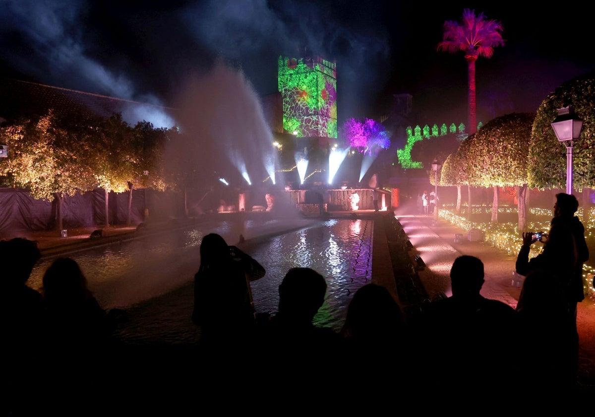 Pase del espectáculo 'Naturaleza encendida. Raíces' en el Alcázar de los Reyes Cristianos