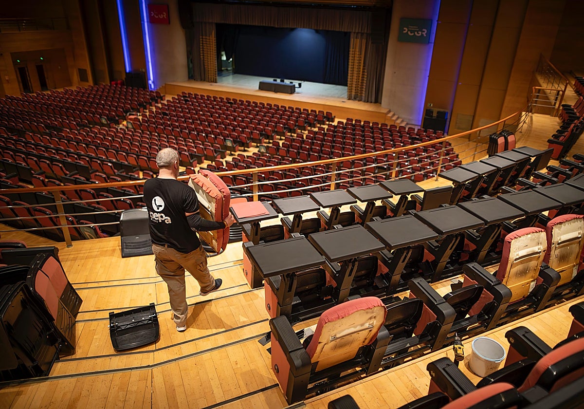 Dentro del Palacio de Congresos se acomete una reforma que aumentará el aforo a 2.300 personas