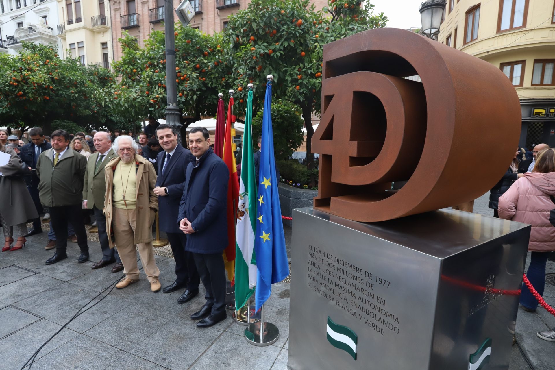 En imágenes, la inauguración de la escultura del 4D en Córdoba