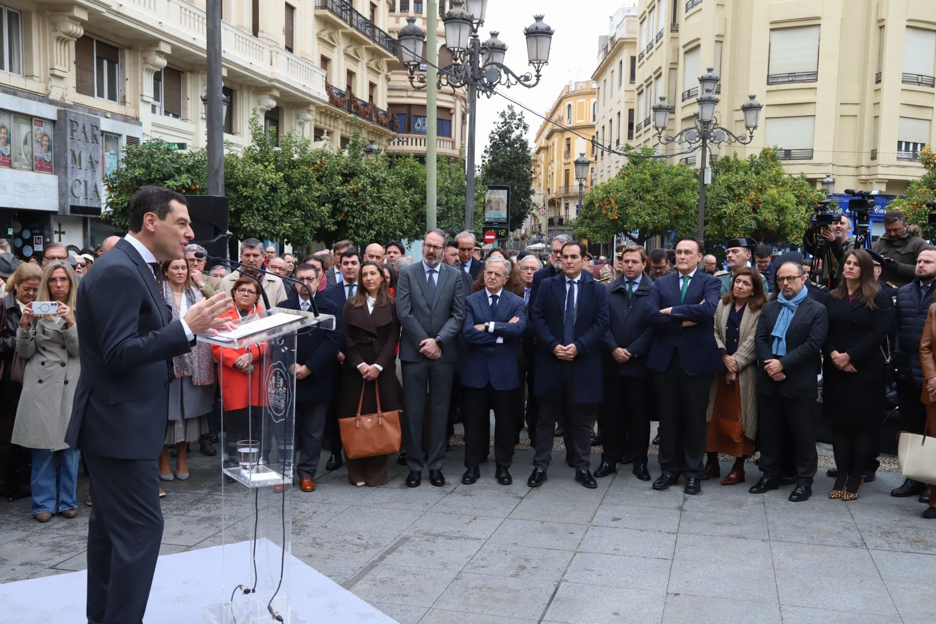 En imágenes, la inauguración de la escultura del 4D en Córdoba