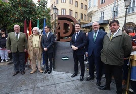 La escultura de Belmonte por el 4D ya luce en la plaza de las Tendillas de Córdoba