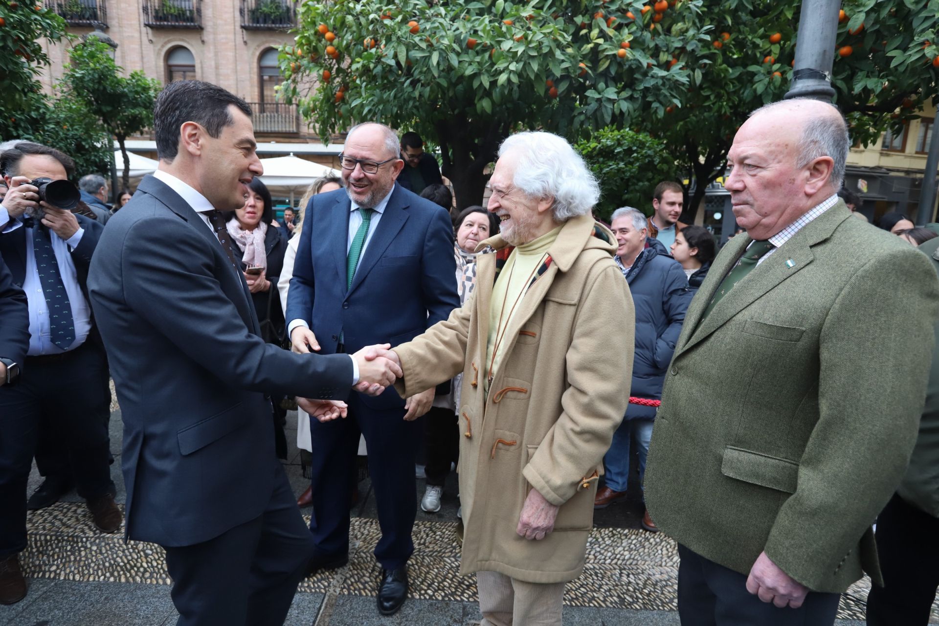 En imágenes, la inauguración de la escultura del 4D en Córdoba