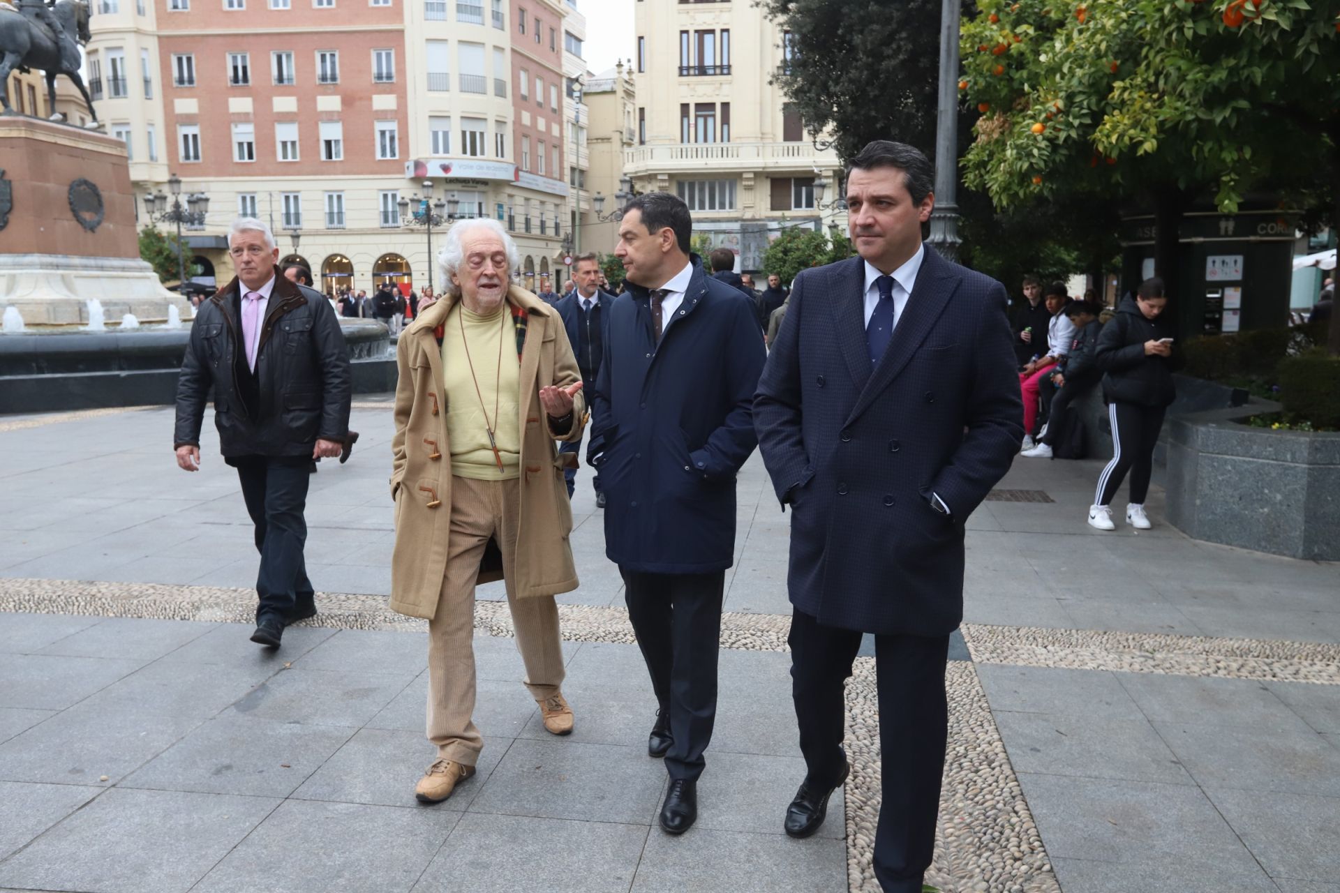 En imágenes, la inauguración de la escultura del 4D en Córdoba