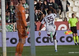 2-2: El Albacete desperdicia dos goles de ventaja y acaba pidiendo la hora ante el Racing