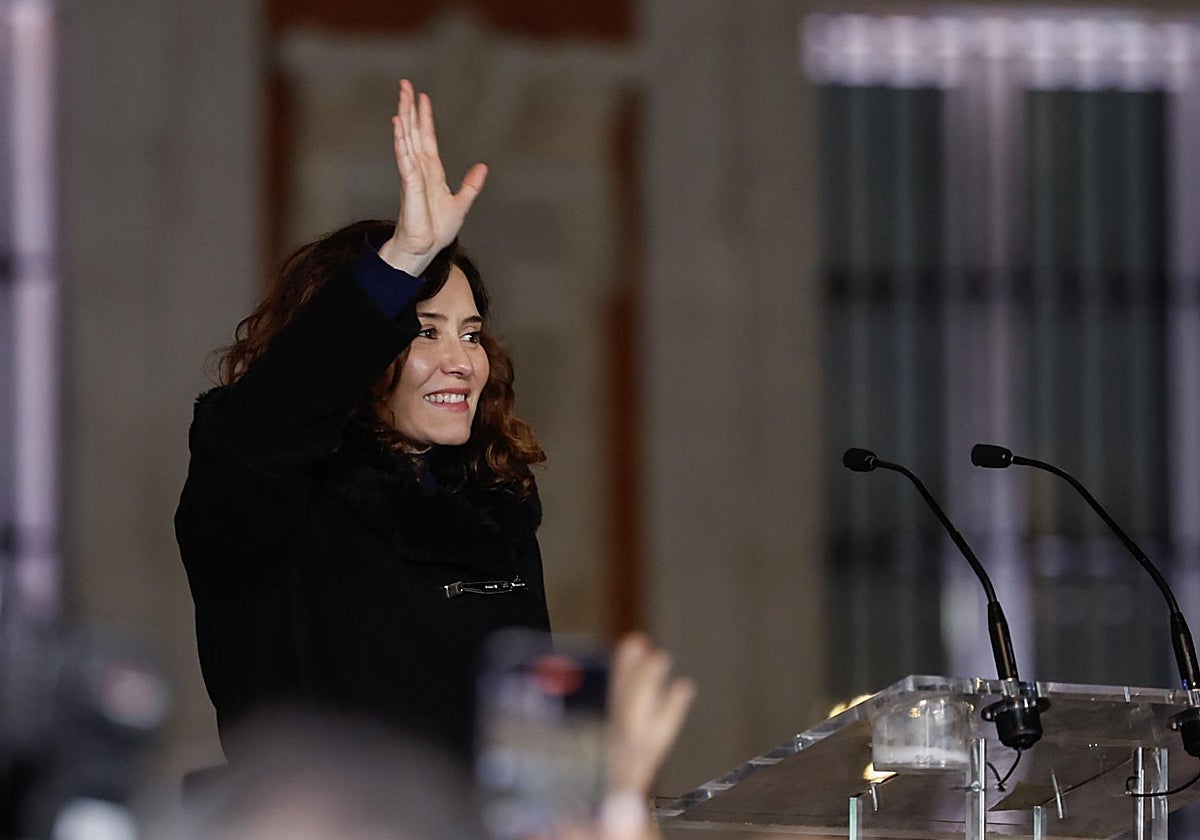 La presidenta de la Comunidad de Madrid, Isabel Díaz Ayuso, en la manifestación convocada en la Puerta del Sol el pasado jueves